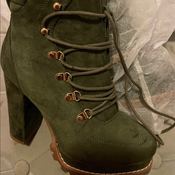 Boots - Picture 1 of 3